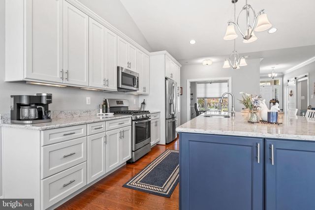 712 RIVERSIDE DR, Baltimore, MD 21221