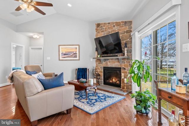 712 RIVERSIDE DR, Baltimore, MD 21221