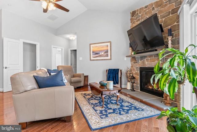 712 RIVERSIDE DR, Baltimore, MD 21221