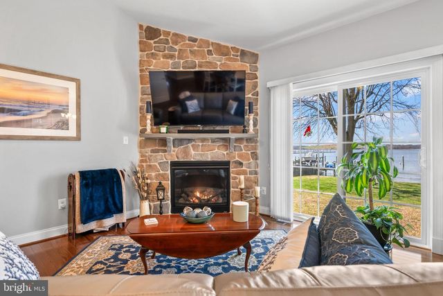 712 RIVERSIDE DR, Baltimore, MD 21221