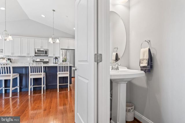 712 RIVERSIDE DR, Baltimore, MD 21221