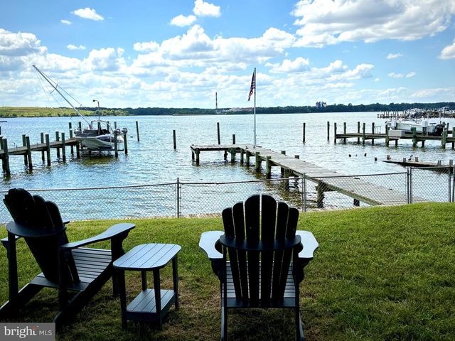 712 RIVERSIDE DR, Baltimore, MD 21221