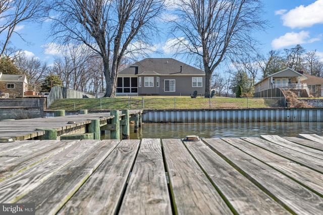 712 RIVERSIDE DR, Baltimore, MD 21221