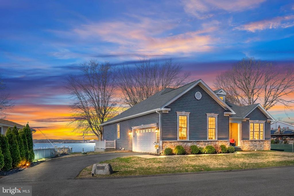 712 RIVERSIDE DR, Baltimore, MD 21221