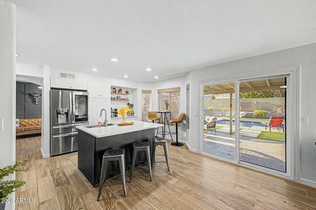 2902 E SALTSAGE Drive, Phoenix, AZ 85048