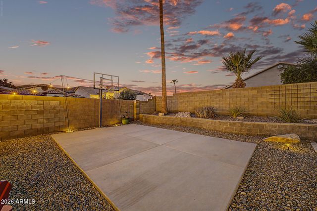 2902 E SALTSAGE Drive, Phoenix, AZ 85048