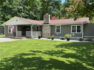159 Country Creek Drive, Pickens, SC 29671