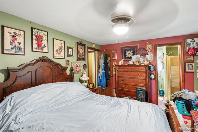 6323 Hough Road, Almont, MI 48003