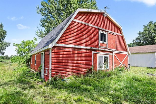 6323 Hough Road, Almont, MI 48003