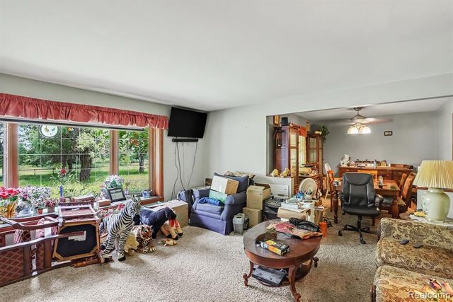 6323 Hough Road, Almont, MI 48003