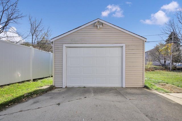 513 Blake AVENUE, South Milwaukee, WI 53172