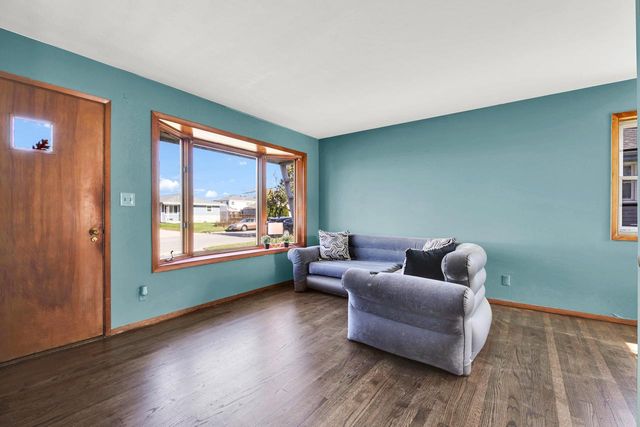 513 Blake AVENUE, South Milwaukee, WI 53172