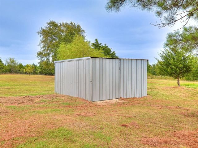 129 Tyler Lane, Shawnee, OK 74801