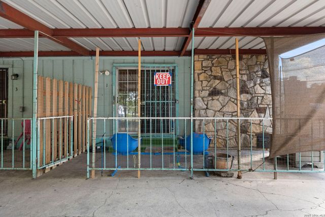 145 Wilmot St., San Antonio, TX 78237