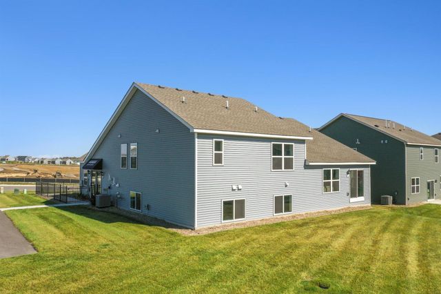 1657 Shasta Drive, Shakopee, MN 55379