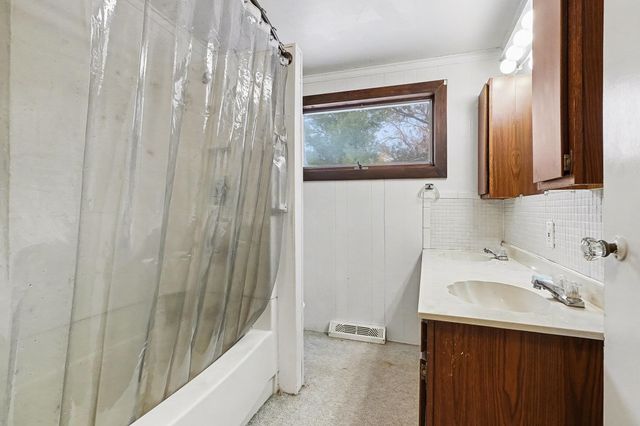 2965 Berthiaume Drive, Bay City, MI 48706