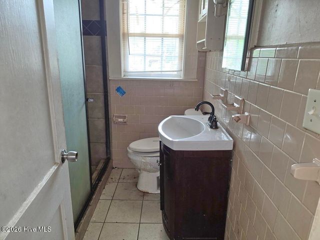 1011 E 6th Street, Washington, NC 27889