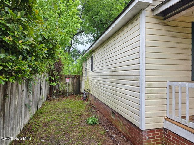 1011 E 6th Street, Washington, NC 27889