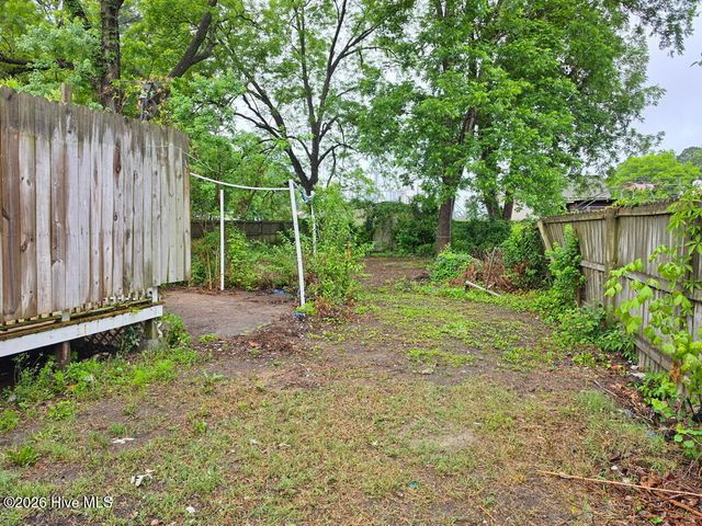 1011 E 6th Street, Washington, NC 27889