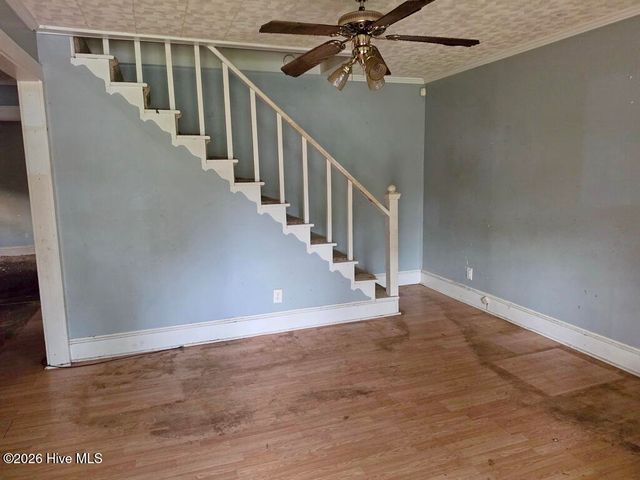1011 E 6th Street, Washington, NC 27889
