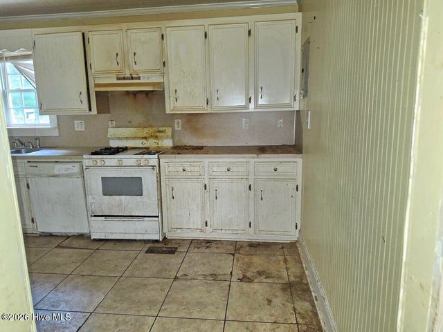 1011 E 6th Street, Washington, NC 27889