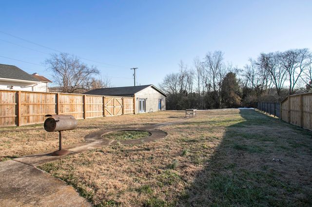 1111 Westchester Dr, Nashville, TN 37207