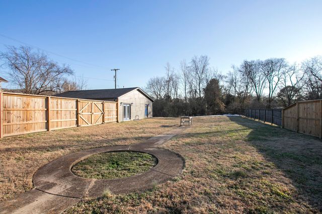 1111 Westchester Dr, Nashville, TN 37207