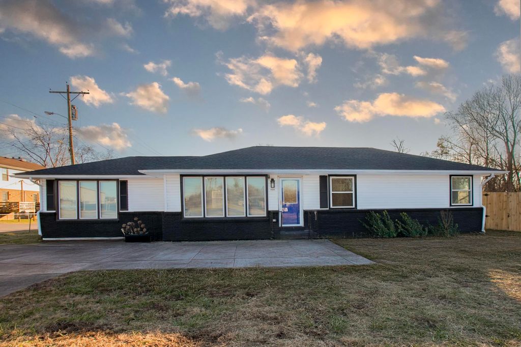 1111 Westchester Dr, Nashville, TN 37207