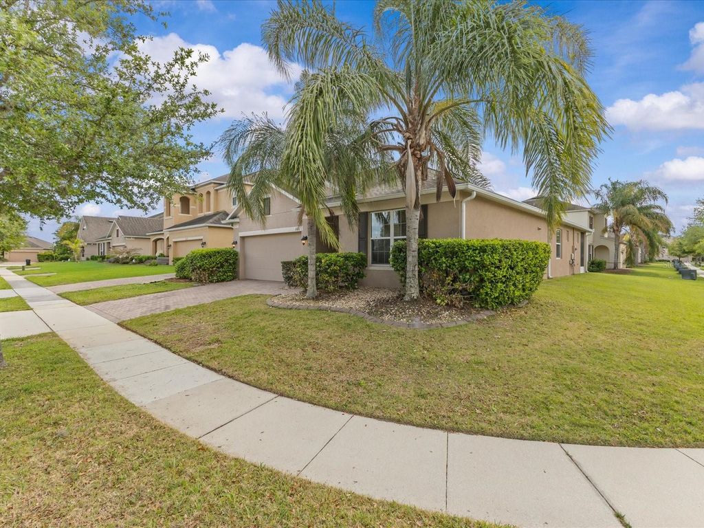 Image 2 of property listing at 12121 HOMESTEAD PARK LANE, Orlando, FL 32824