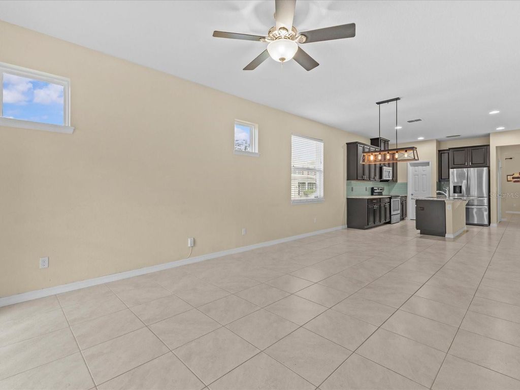 Image 13 of property listing at 12121 HOMESTEAD PARK LANE, Orlando, FL 32824