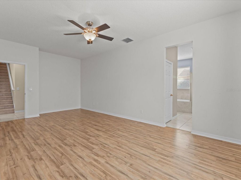 Image 16 of property listing at 12121 HOMESTEAD PARK LANE, Orlando, FL 32824