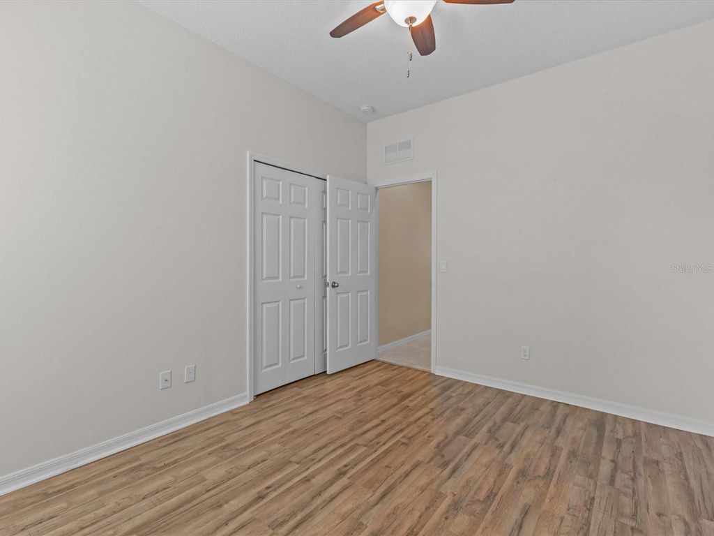 Image 20 of property listing at 12121 HOMESTEAD PARK LANE, Orlando, FL 32824