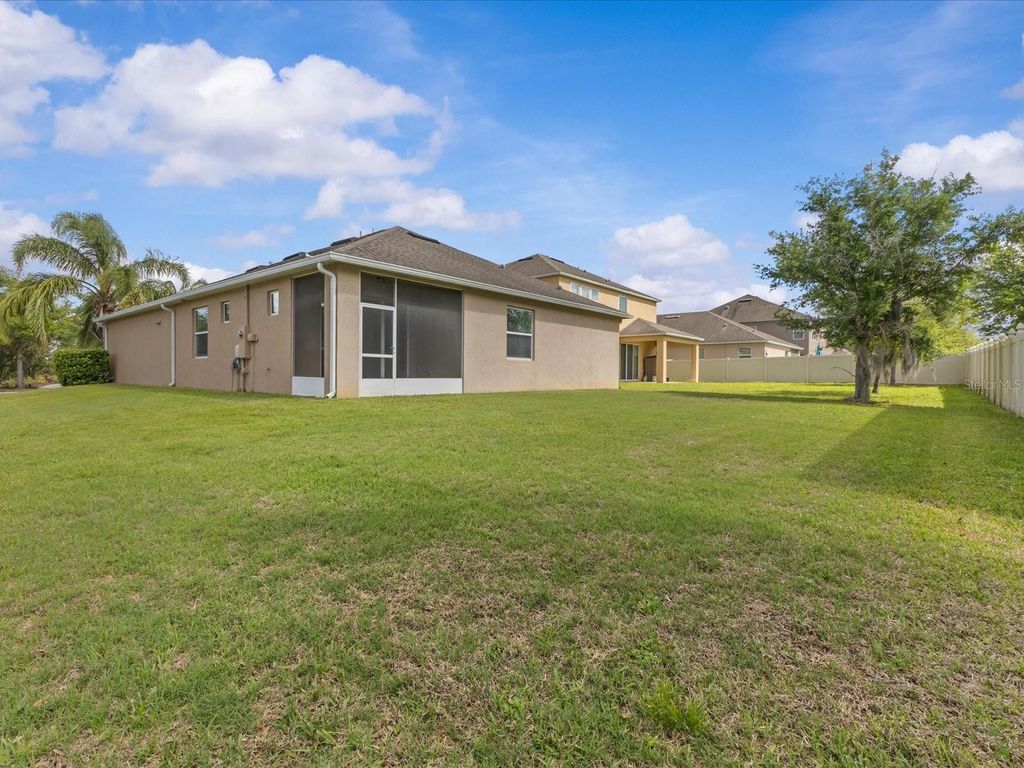 Image 32 of property listing at 12121 HOMESTEAD PARK LANE, Orlando, FL 32824