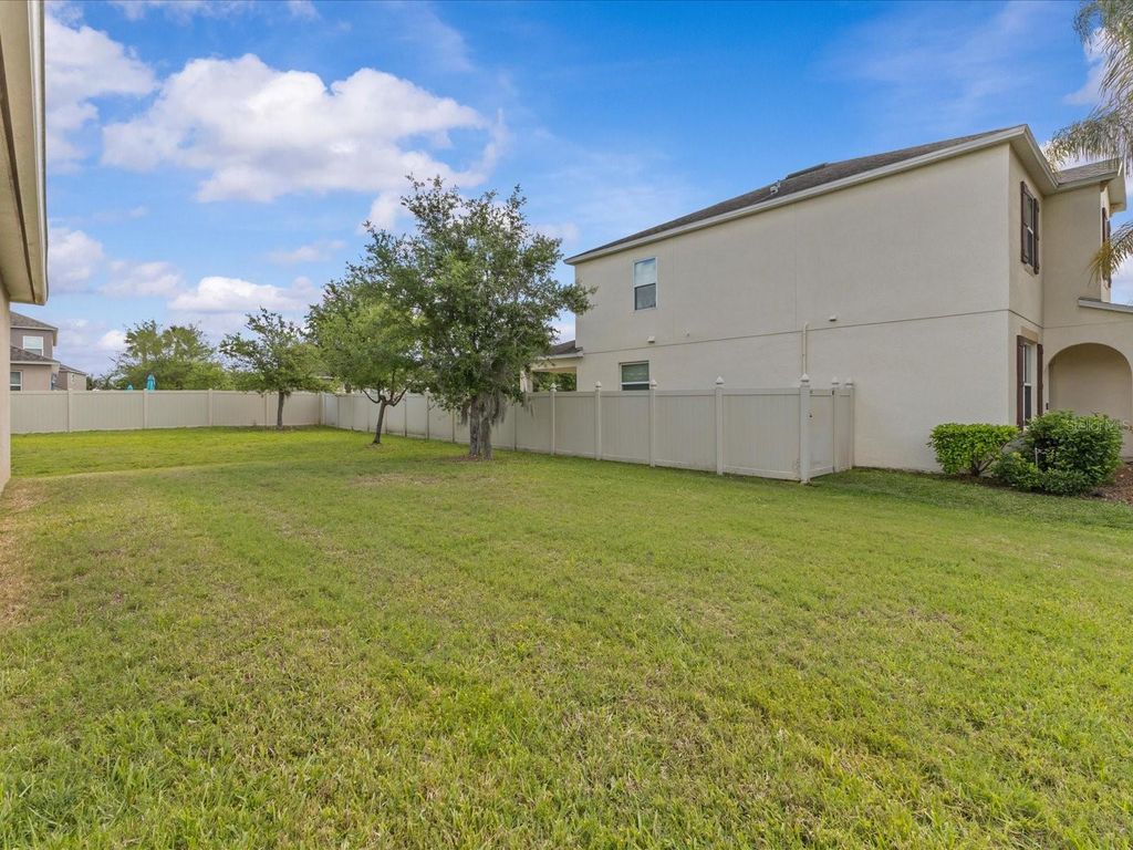 Image 33 of property listing at 12121 HOMESTEAD PARK LANE, Orlando, FL 32824