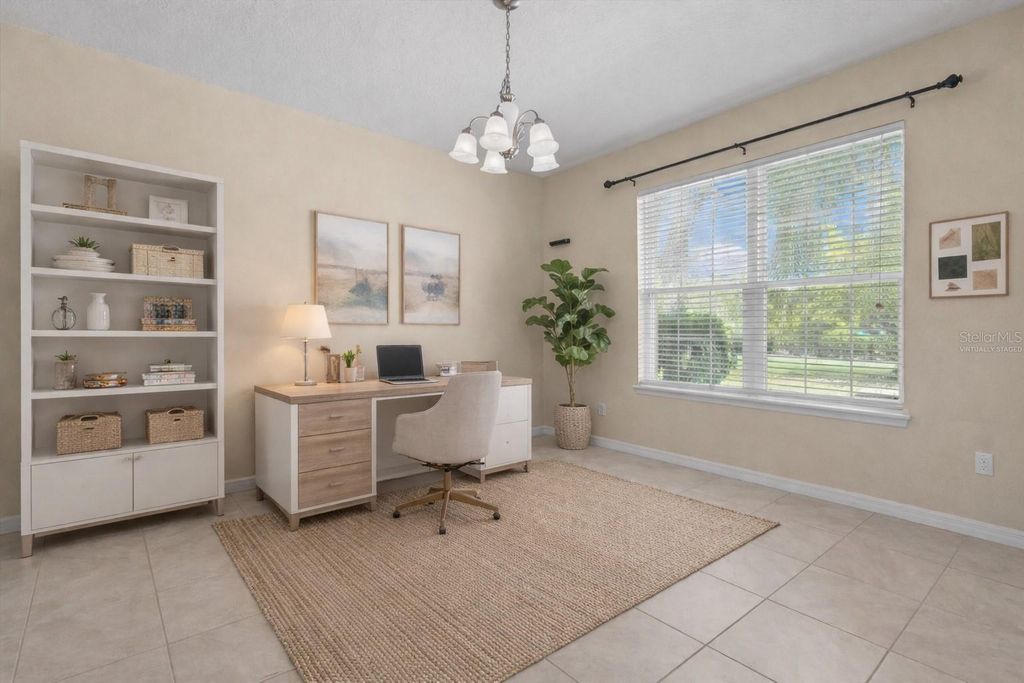 Image 5 of property listing at 12121 HOMESTEAD PARK LANE, Orlando, FL 32824