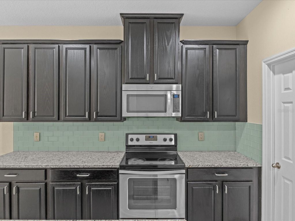 Image 8 of property listing at 12121 HOMESTEAD PARK LANE, Orlando, FL 32824