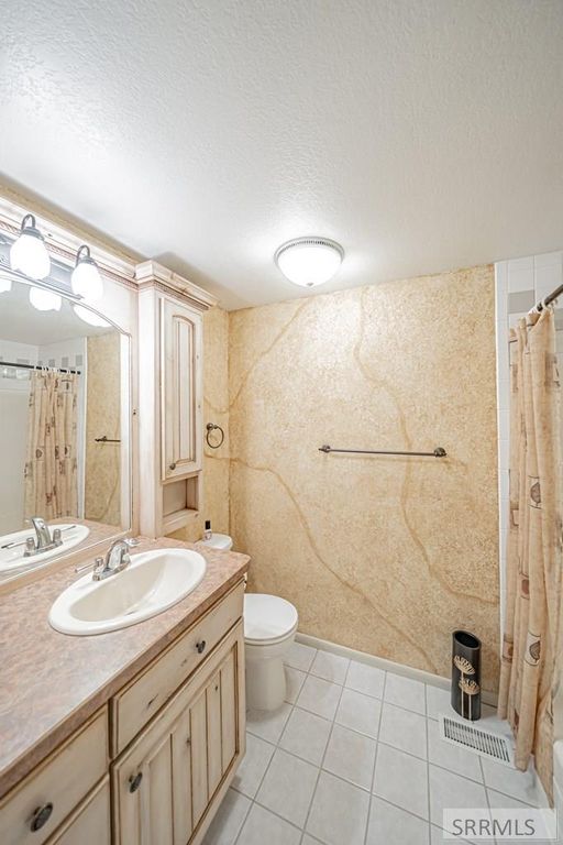 Image 13 of property listing at 3833 E Michelle Street, Idaho Falls, ID 83401