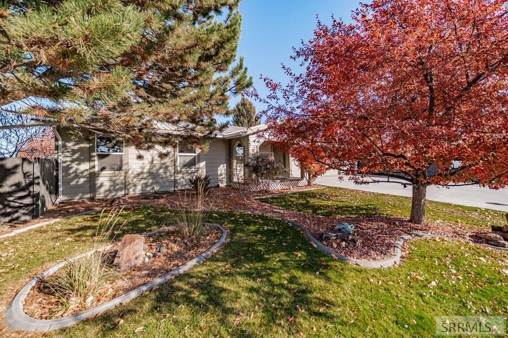 Image 2 of property listing at 3833 E Michelle Street, Idaho Falls, ID 83401