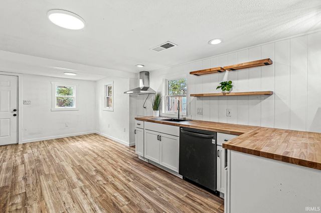10982 Curtis Street, Osceola, IN 46561