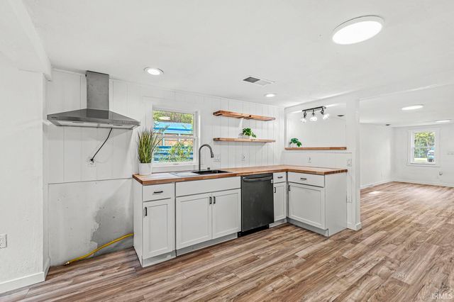 10982 Curtis Street, Osceola, IN 46561