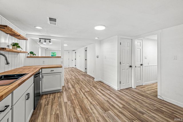 10982 Curtis Street, Osceola, IN 46561
