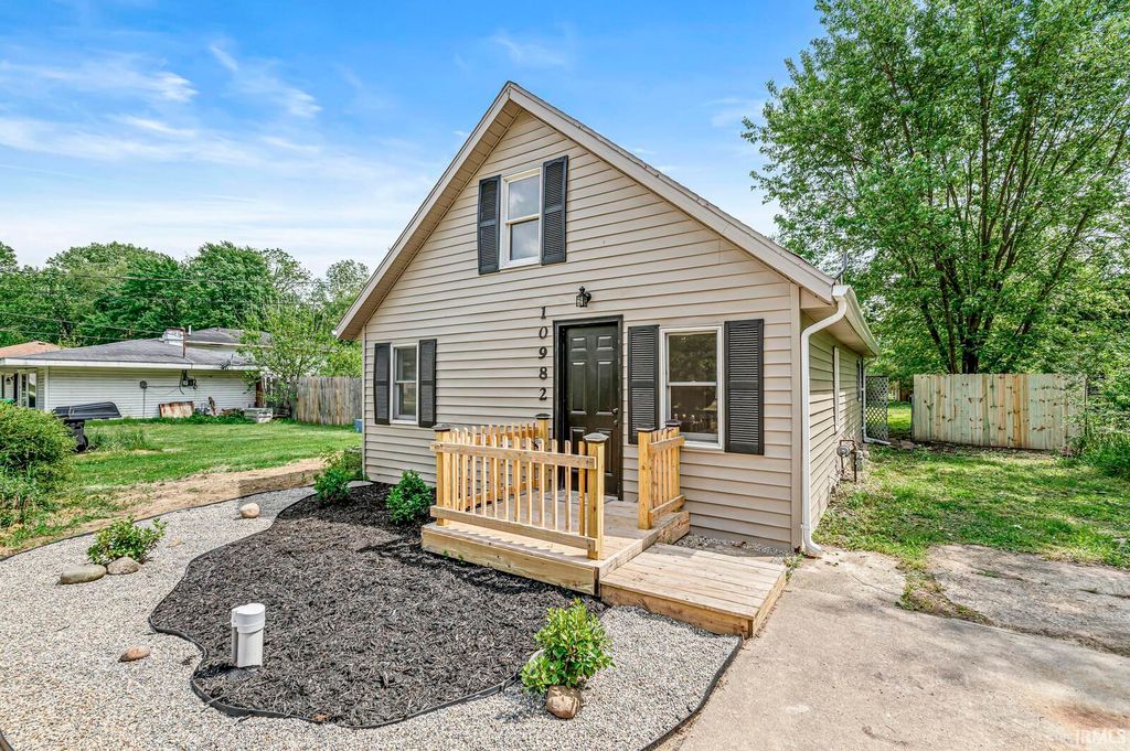 10982 Curtis Street, Osceola, IN 46561