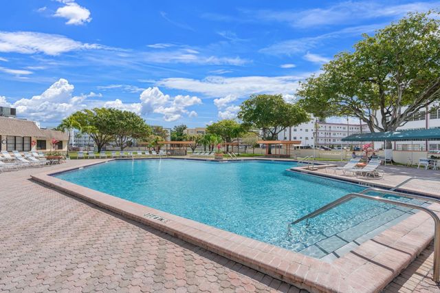 4191 NW 41st Street 214, Lauderdale Lakes, FL 33319