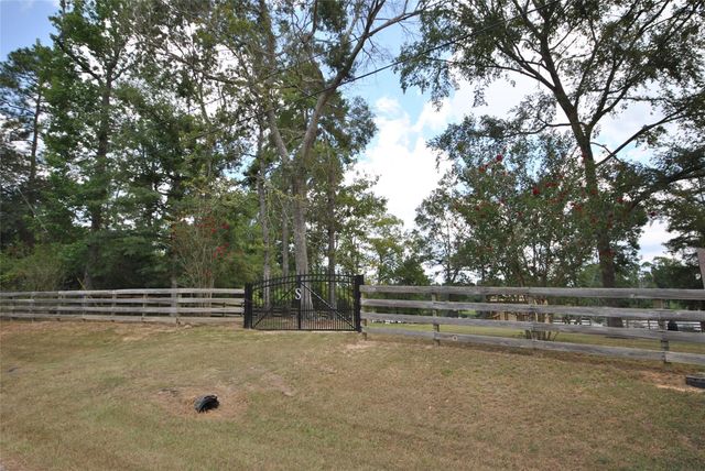 12960 Royal Shores Drive, Conroe, TX 77303