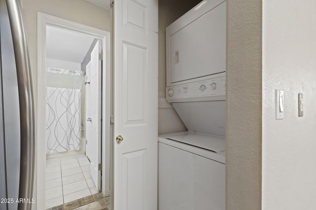 2333 E SOUTHERN Avenue 2041, Tempe, AZ 85282