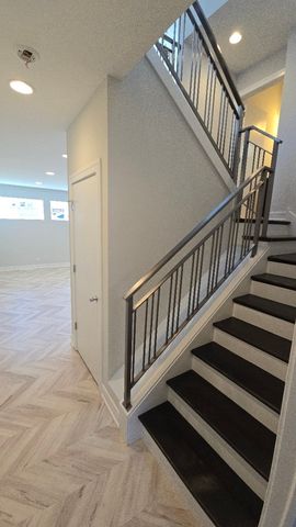 4406 W Wilson Avenue, Chicago, IL 60630