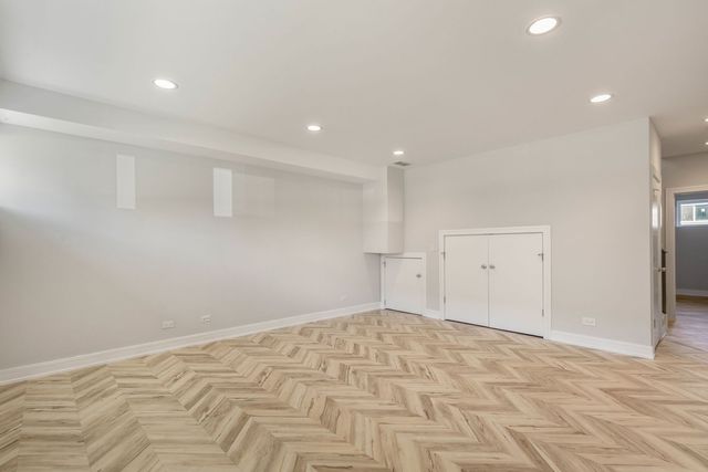 4406 W Wilson Avenue, Chicago, IL 60630