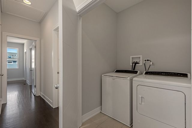 4406 W Wilson Avenue, Chicago, IL 60630