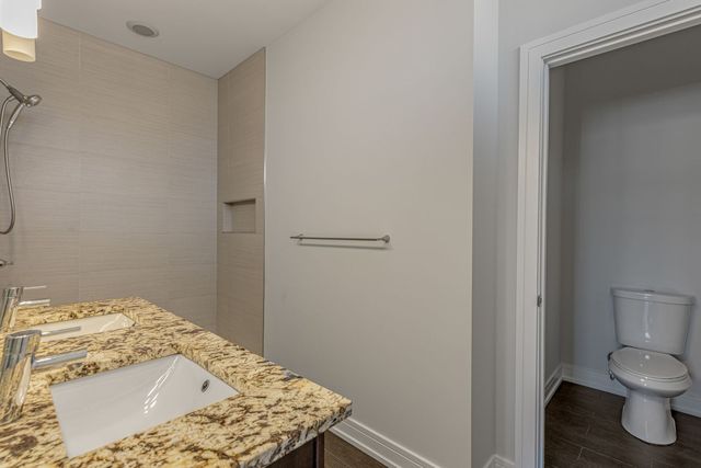 4406 W Wilson Avenue, Chicago, IL 60630