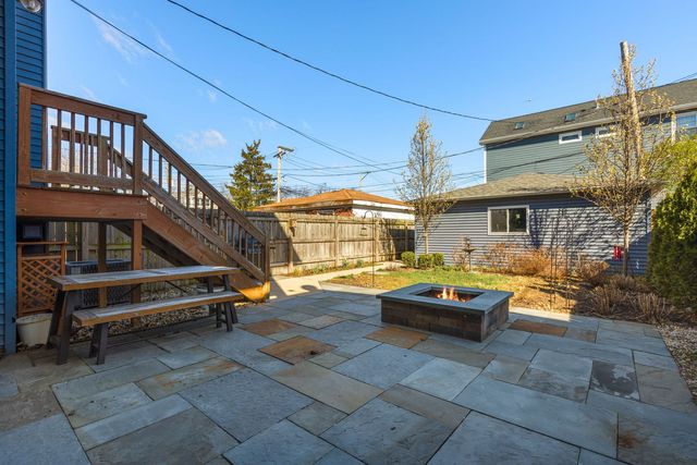 4406 W Wilson Avenue, Chicago, IL 60630